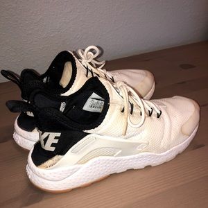 Women’s Nike Huarache Shoes